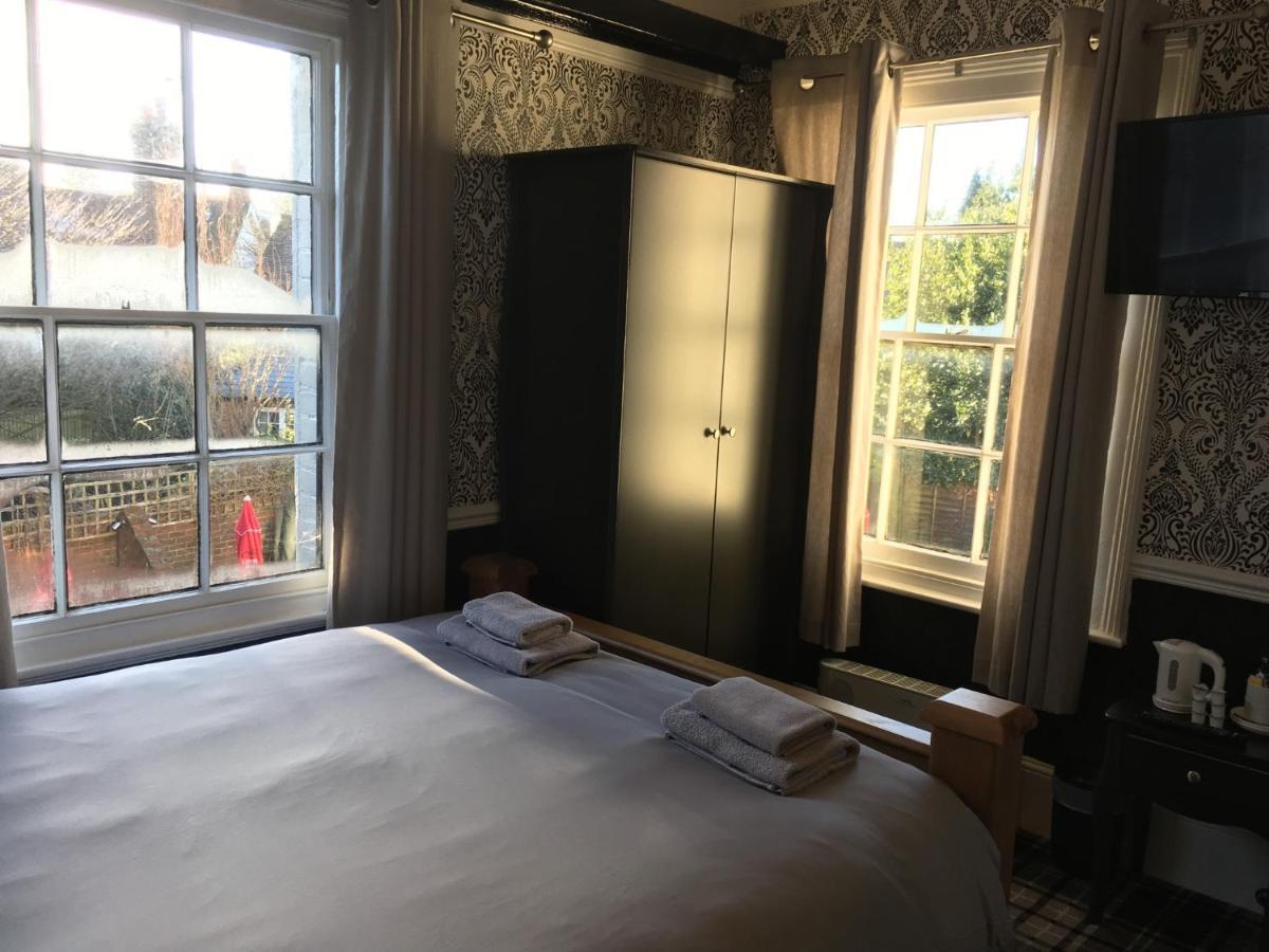 The White Hart Pub And Rooms Cranleigh Kültér fotó