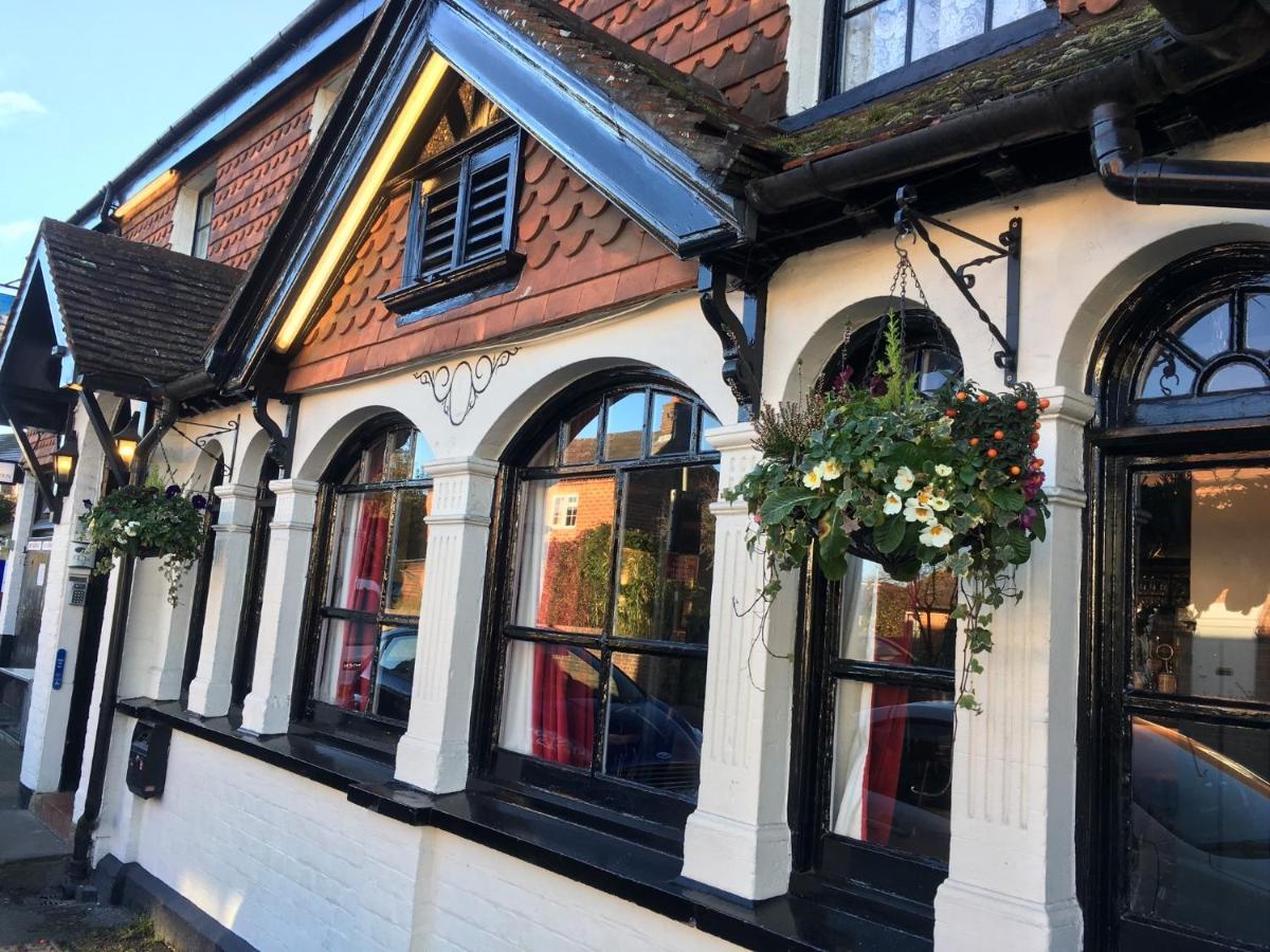 The White Hart Pub And Rooms Cranleigh Kültér fotó