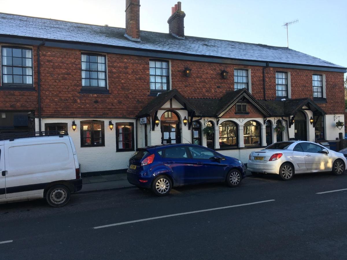 The White Hart Pub And Rooms Cranleigh Kültér fotó
